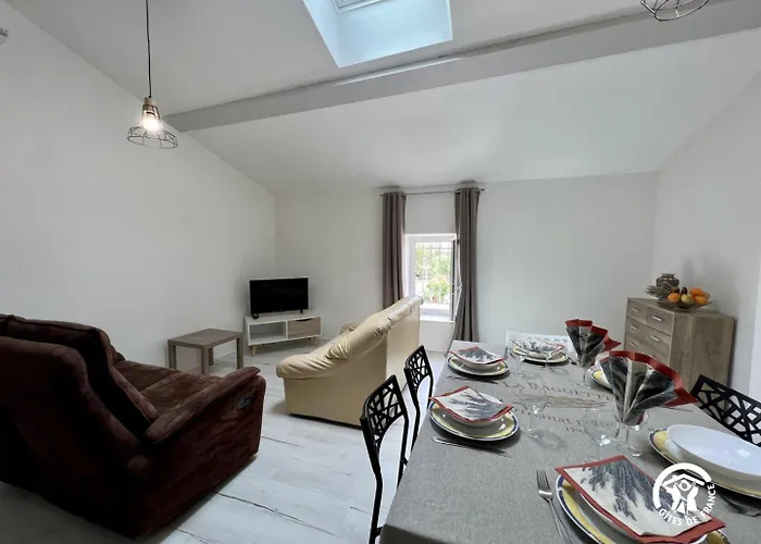 Sous Les Toits * Canet